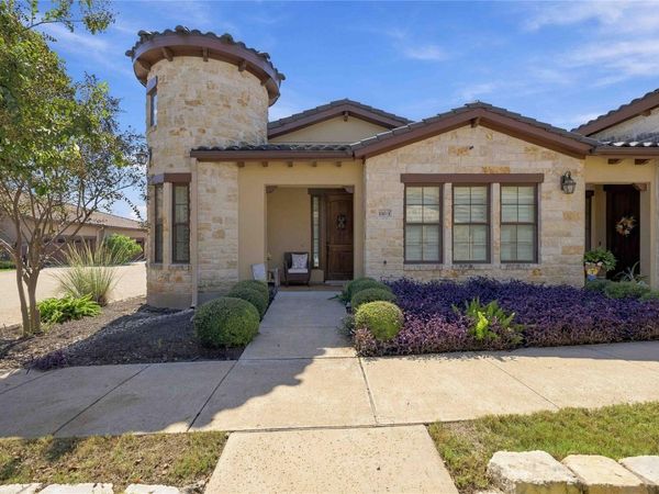 110 Lucia CIR, Unit 1, Lakeway, TX 78734