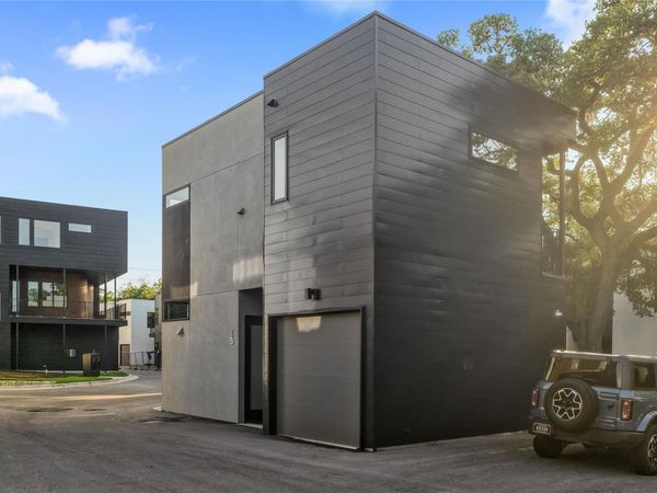 219 Lessin LN, Unit 15, Austin, TX 78704