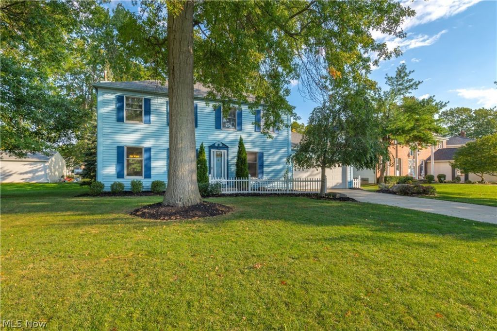 24450 Woodside Drive , North Olmsted, OH 44070
