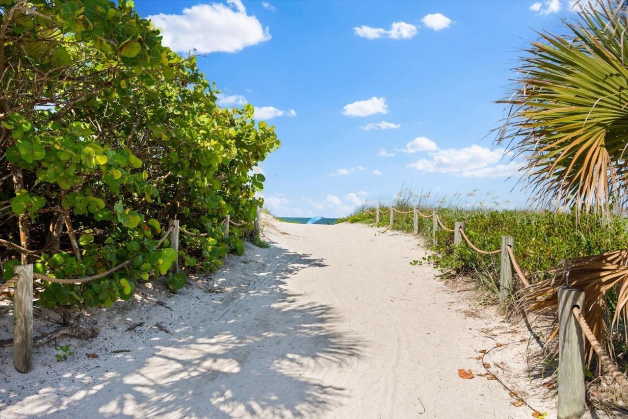 8911 Midnight Pass Road, Unit 511, Sarasota, FL 34242 Photo