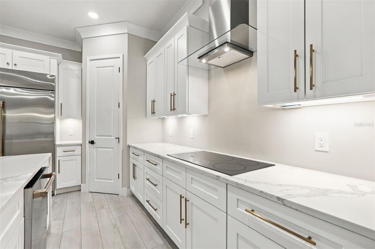 3946 Country View Drive, Sarasota, FL 34233 Photo