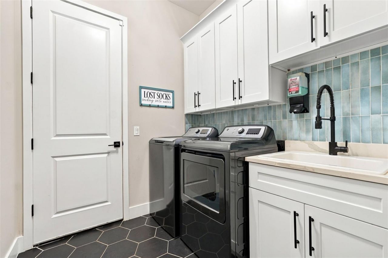 3946 Country View Drive, Sarasota, FL 34233 Photo