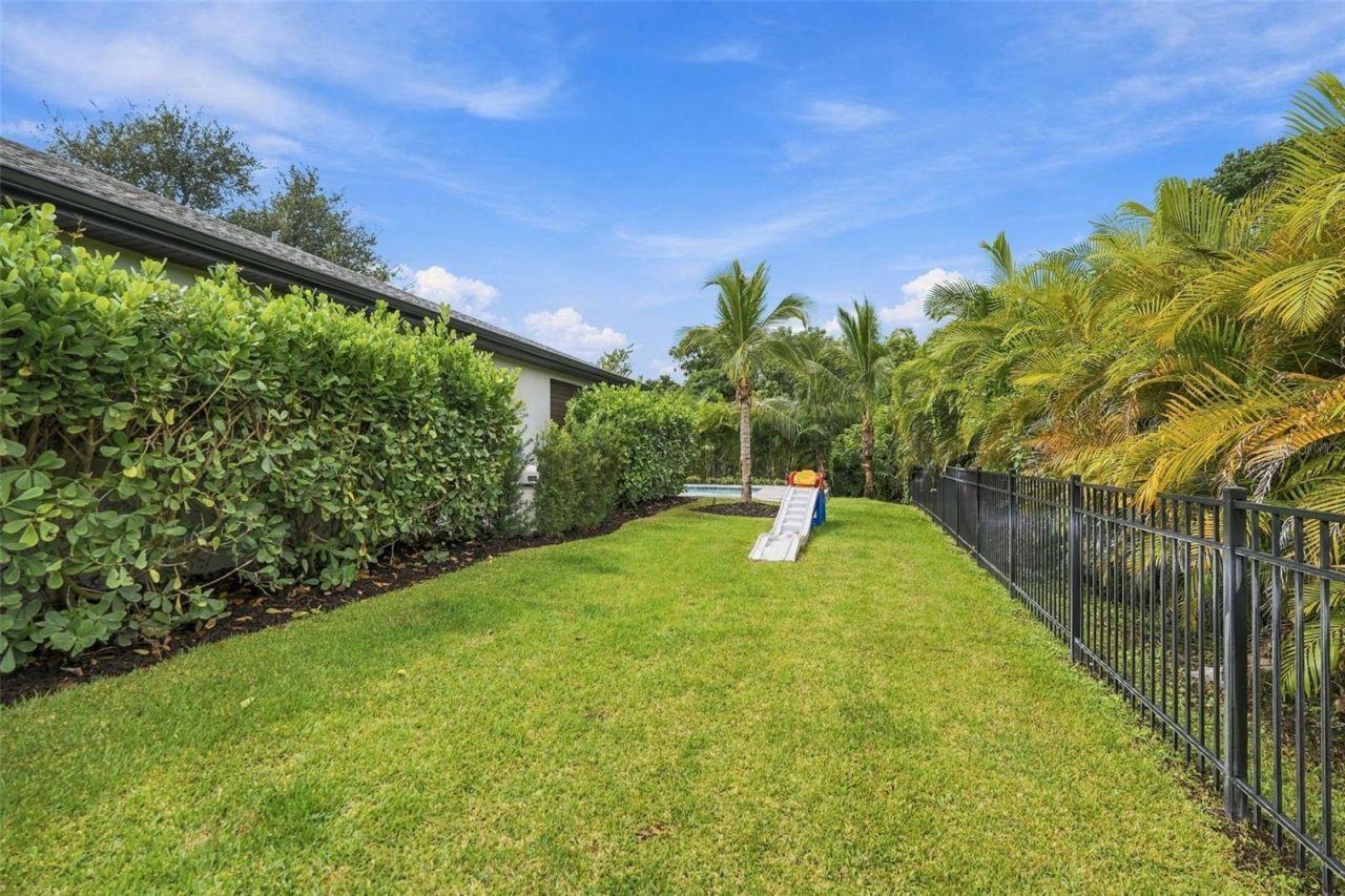3946 Country View Drive, Sarasota, FL 34233 Photo