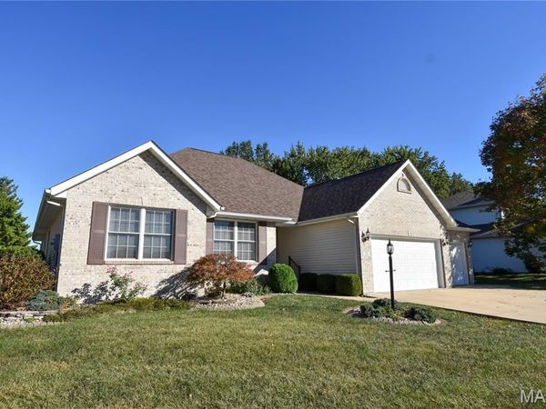 723 Stonecreek Drive, Staunton, IL 62088