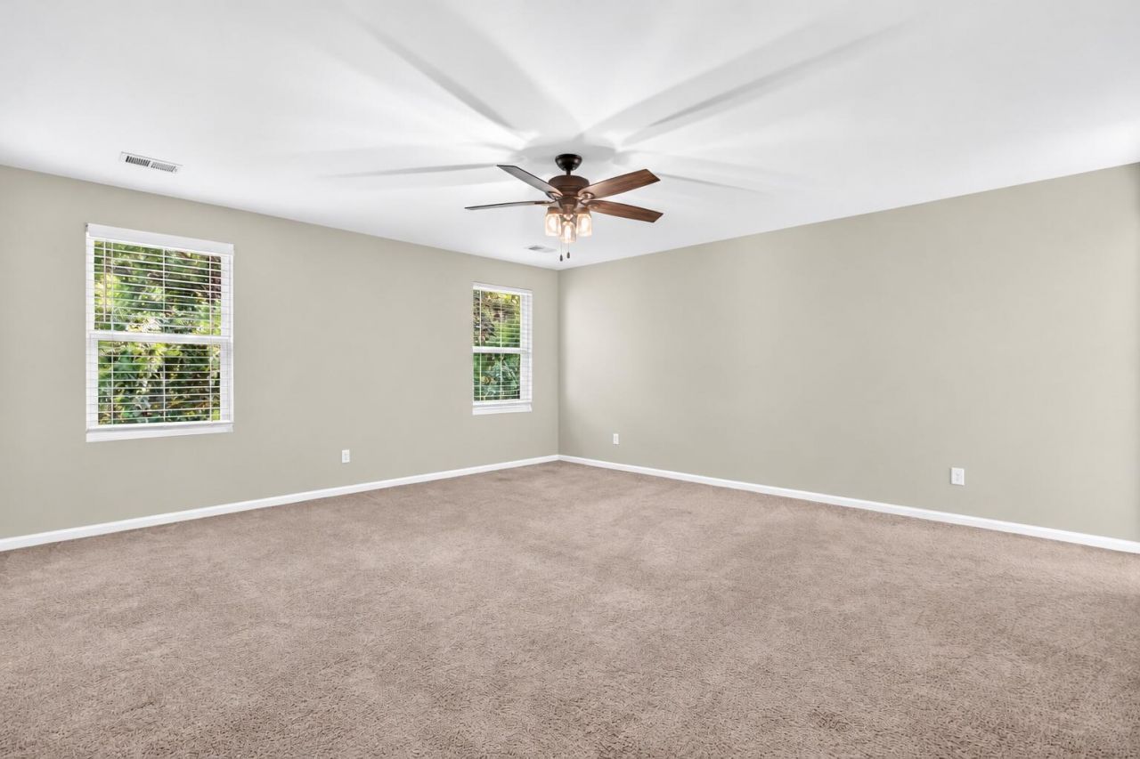 194 Woodward Road Photo 12