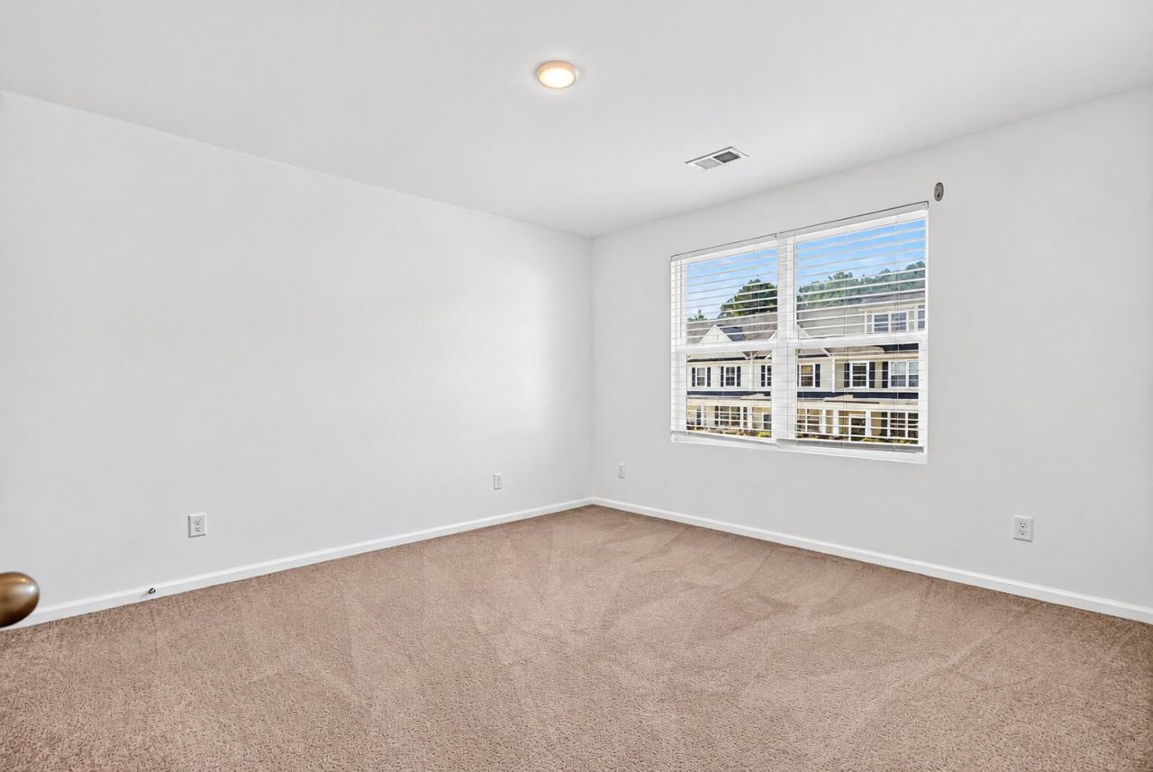194 Woodward Road Photo 16