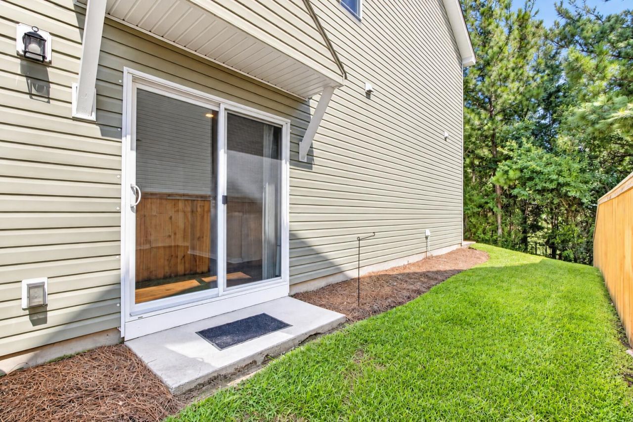194 Woodward Road Photo 23