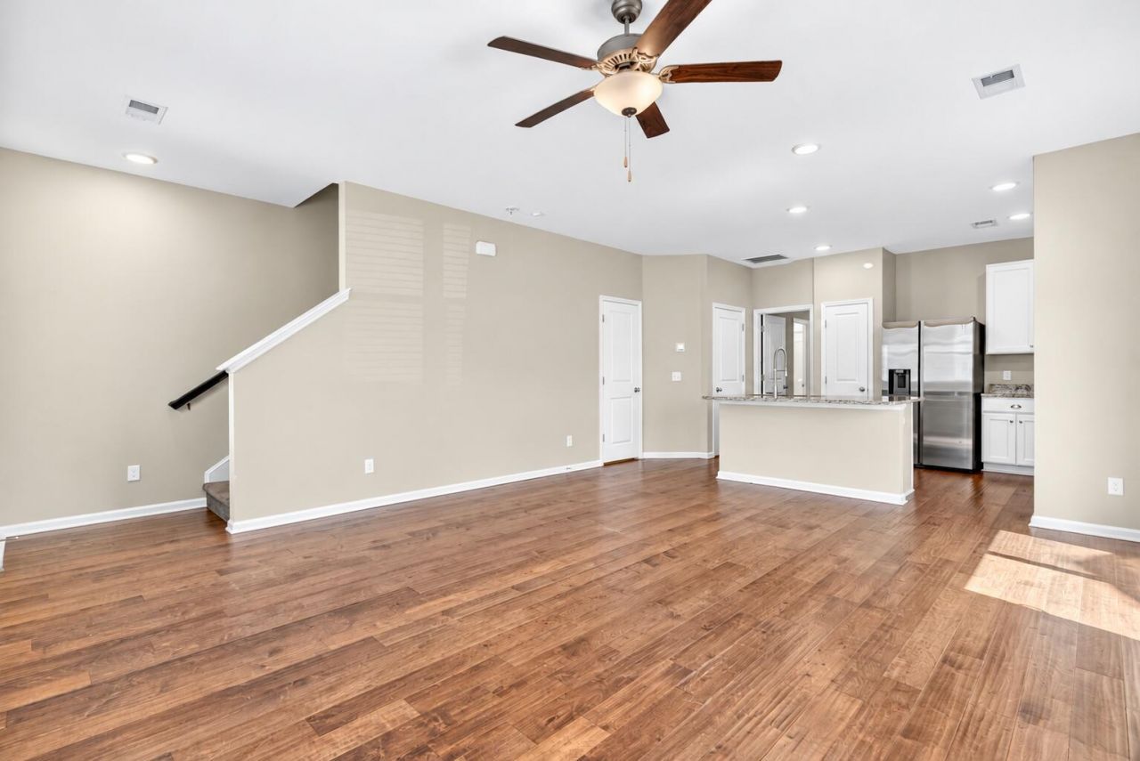 194 Woodward Road Photo 6