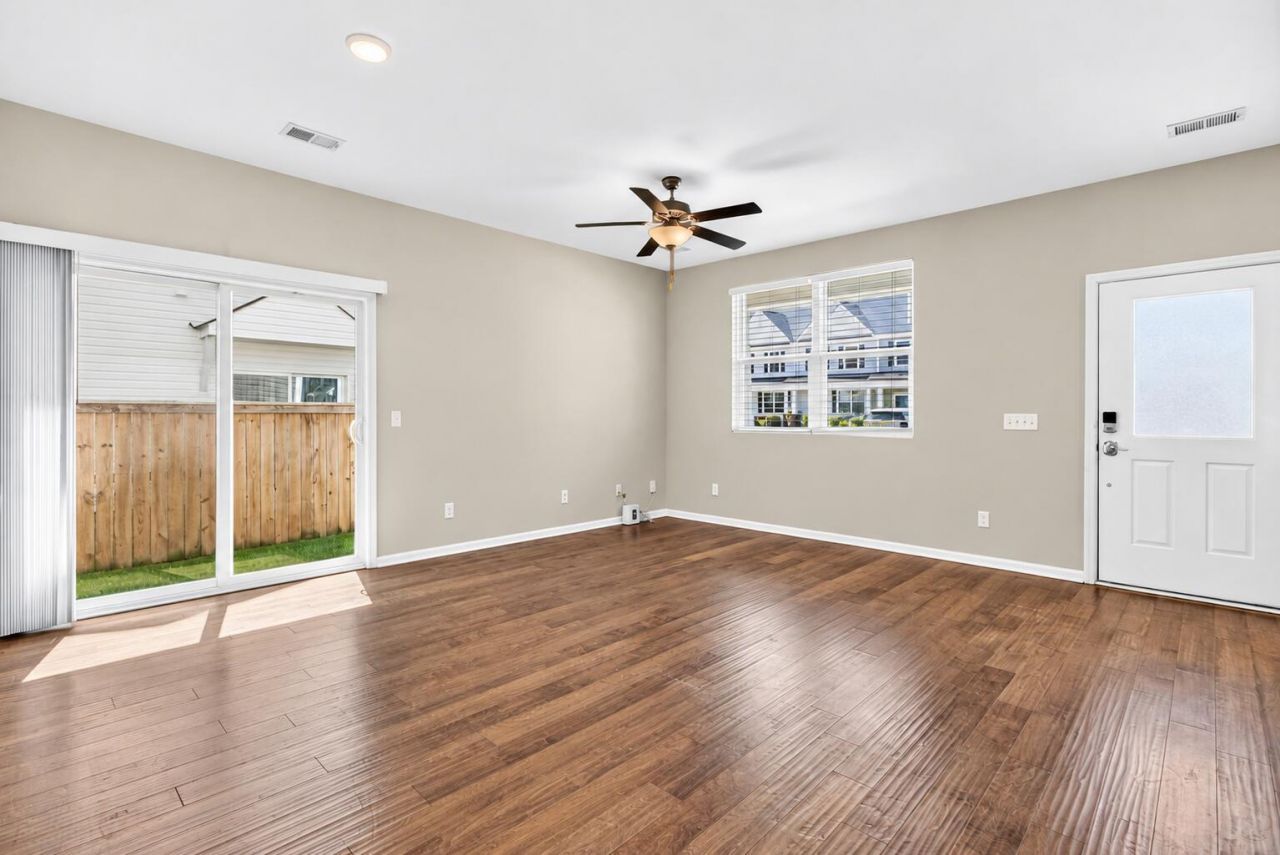 194 Woodward Road Photo 8