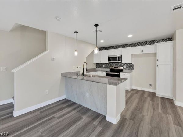 6811 Sage Gold Court, North Las Vegas, NV 89086