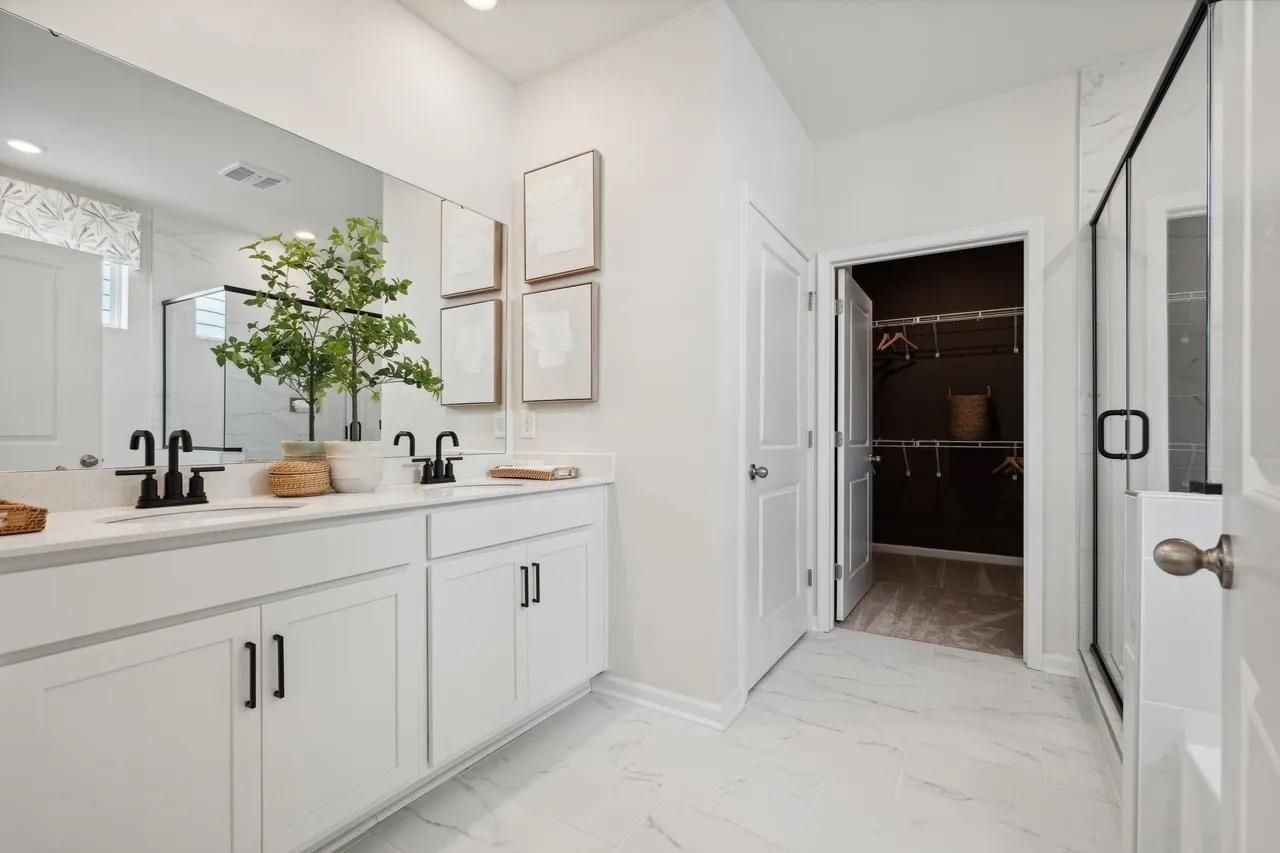7733 Vicino Path Photo 10