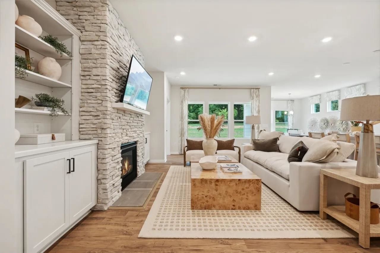 7733 Vicino Path Photo 6