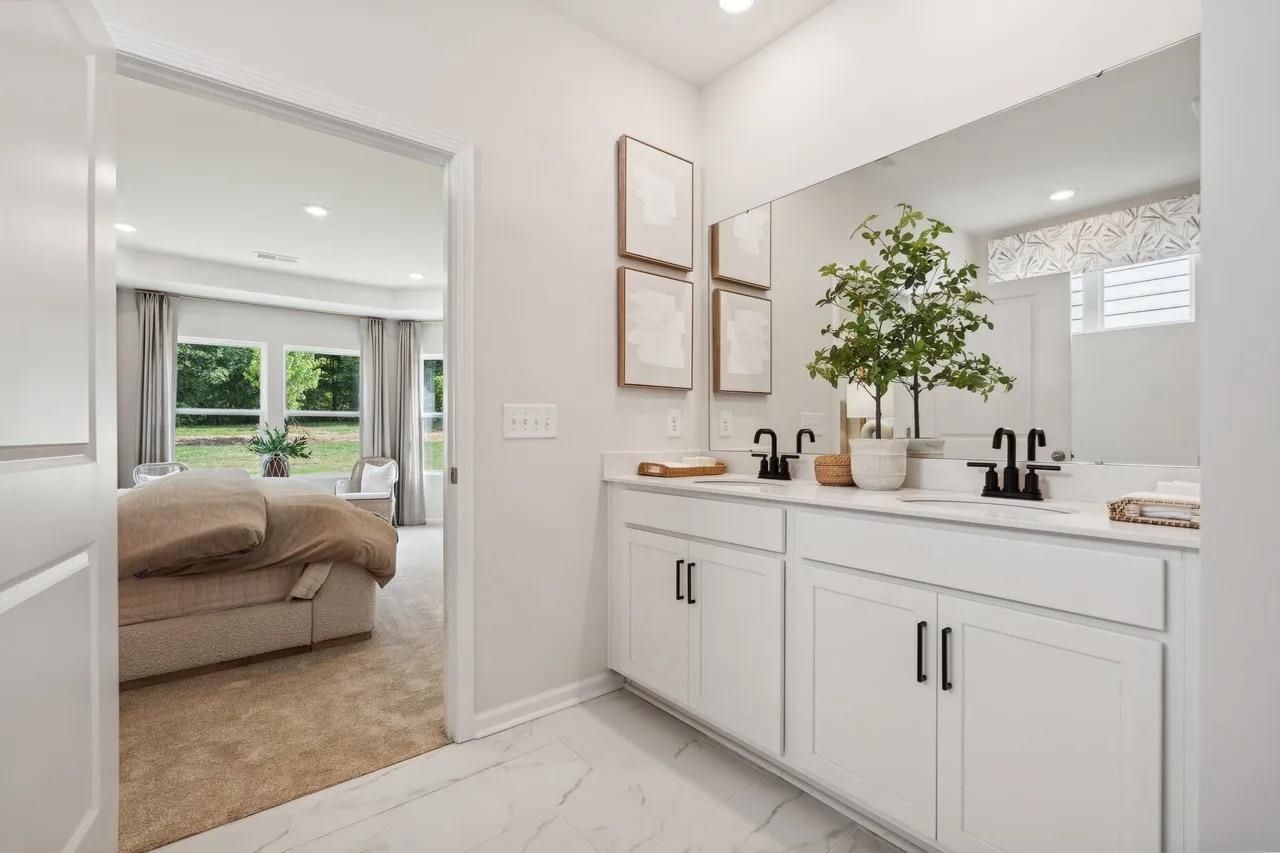 7733 Vicino Path Photo 9