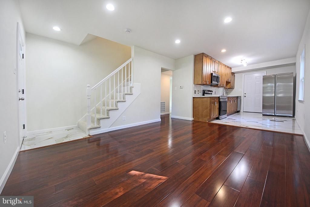 6807 ELMHURST STREET , DISTRICT HEIGHTS, MD 20747