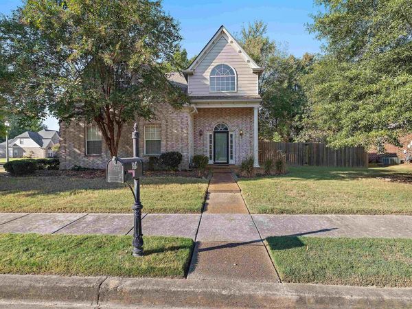 8147 FLEETS RUN DR, Cordova, TN 38018