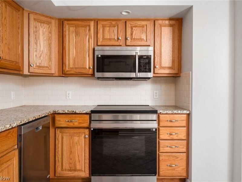 27026 Osborn Road, Bay Village, OH 44140 Photo 11