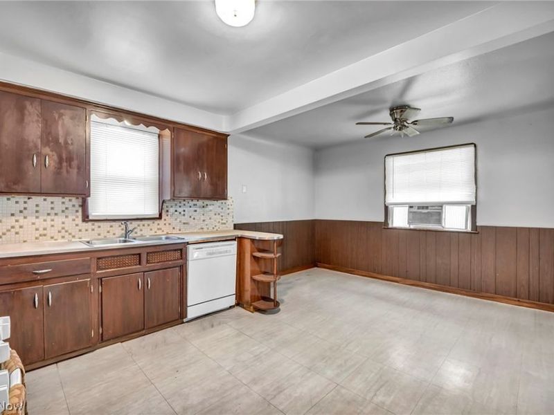 6702 Memphis Avenue, Cleveland, OH 44144 Photo 6