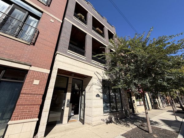2052 W BELMONT Avenue , Unit 3, Chicago, IL 60618