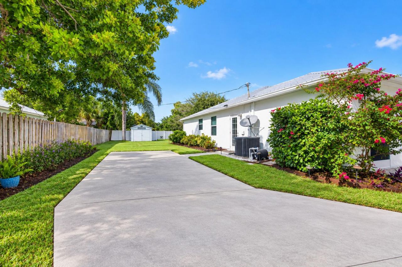 2971 SE Melaleuca Boulevard, Port Saint Lucie, FL 34952 Photo