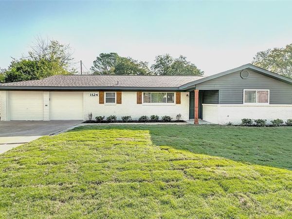 1124 Norwood Drive, Hurst, TX 76053