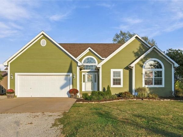 27423 New Lancaster Road, Louisburg, KS 66053
