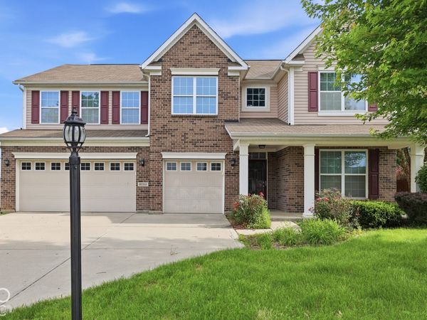 8110 Eskerban Drive, Avon, IN 46123
