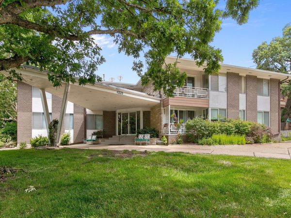 4225 Grand Avenue, Unit 9, Des Moines, IA 50312