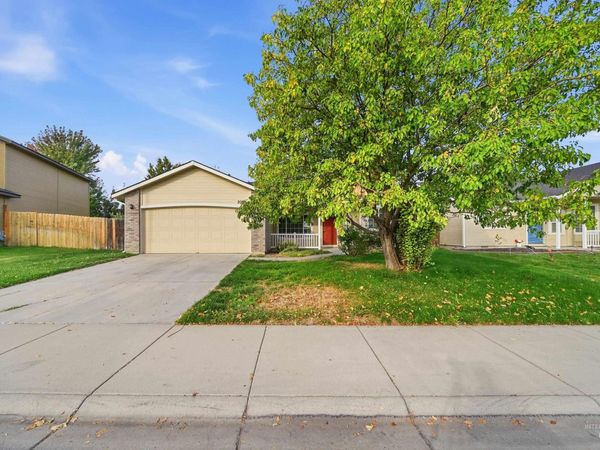 2059 N Eureka Ave, Meridian, ID 83646