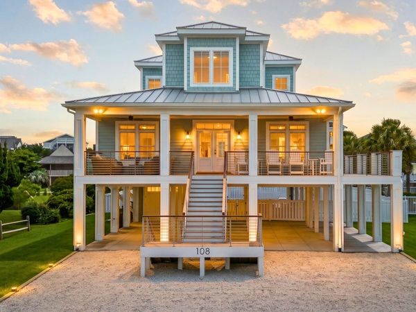 108 Strawflower Dr., Holden Beach, NC 28462