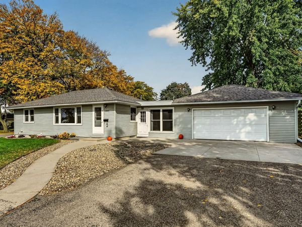 1211 9th Street NW, Rochester, MN 55901
