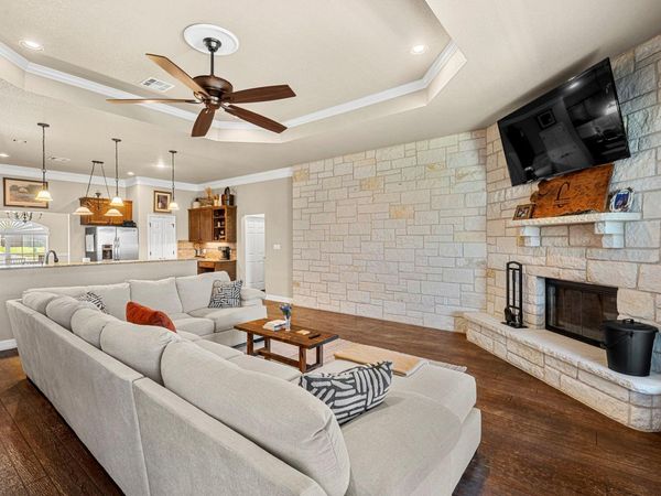 208 Terry Meadow LN , Jarrell, TX 76537