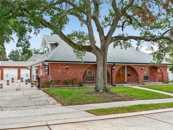 2422 ORIOLE Street, New Orleans, LA 70122