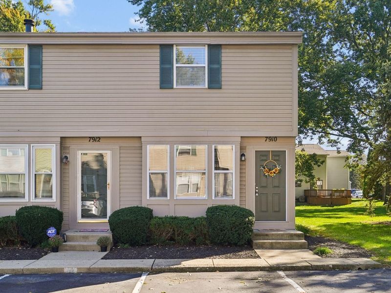 7910 Barkwood Drive , Unit 22F, Worthington, OH 43085 Photo 2