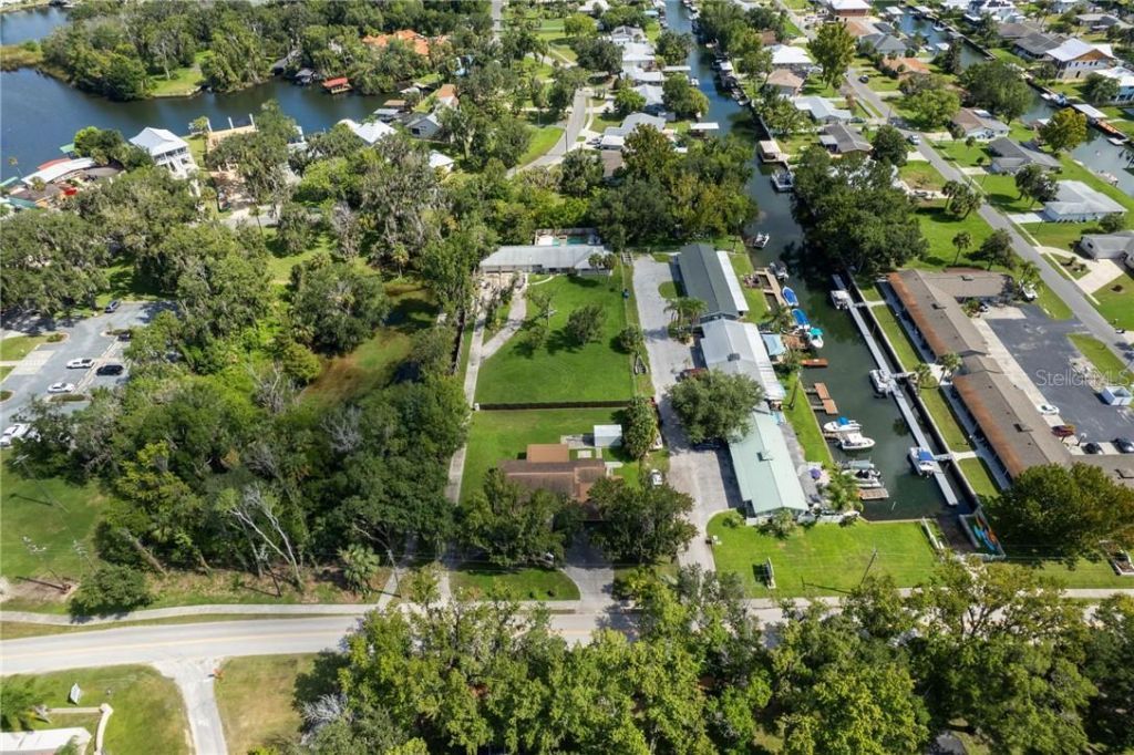 149 & 151 SE Paradise Point Road, Crystal River, FL 34429 Photo
