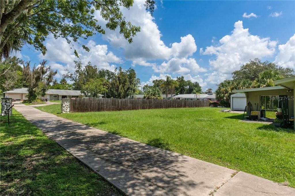 149 & 151 SE Paradise Point Road, Crystal River, FL 34429 Photo