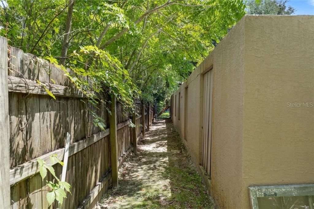 149 & 151 SE Paradise Point Road, Crystal River, FL 34429 Photo
