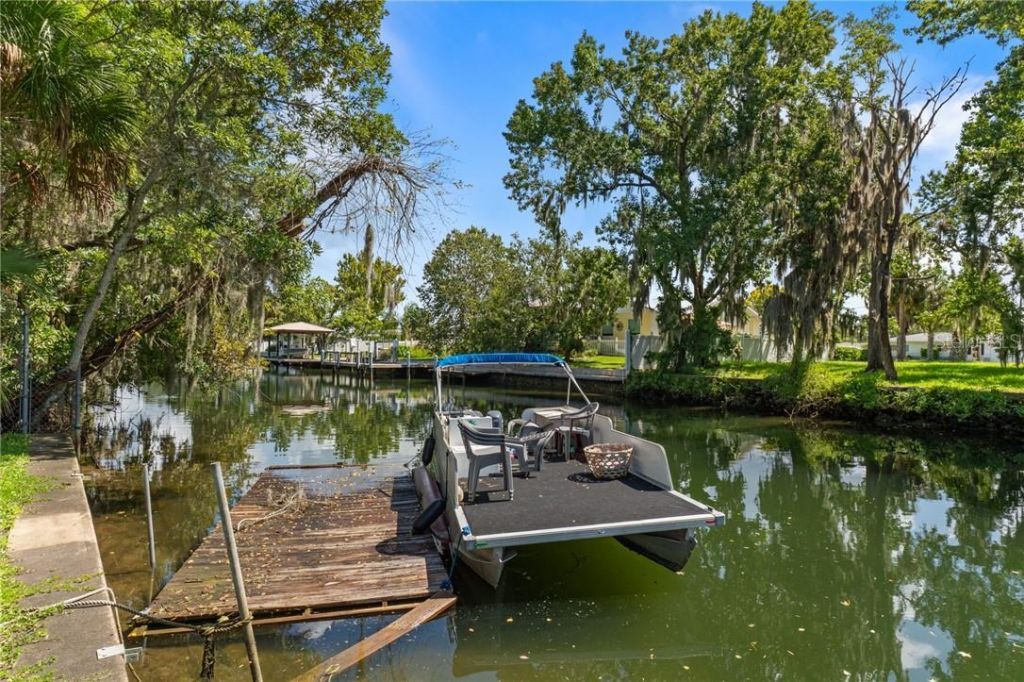 149 & 151 SE Paradise Point Road, Crystal River, FL 34429 Photo