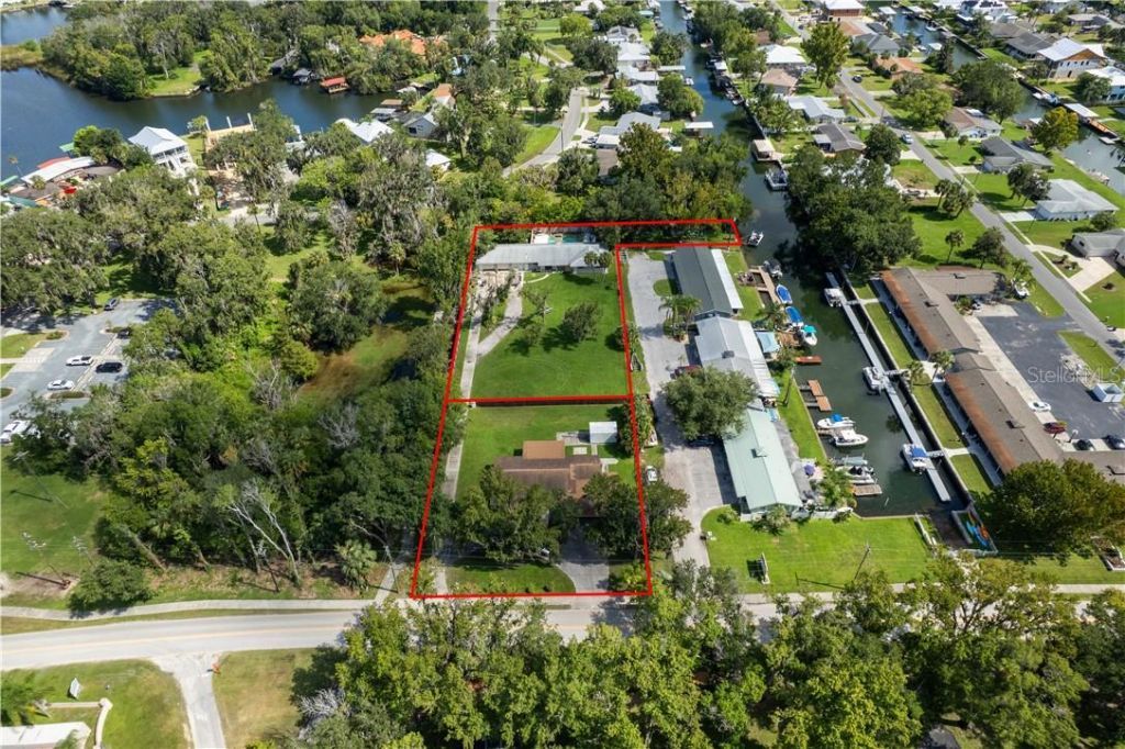 149 & 151 SE Paradise Point Road, Crystal River, FL 34429 Photo
