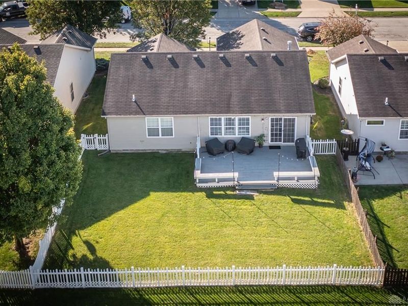 9227 Sawgrass Drive, Miamisburg, OH 45342 Photo 2