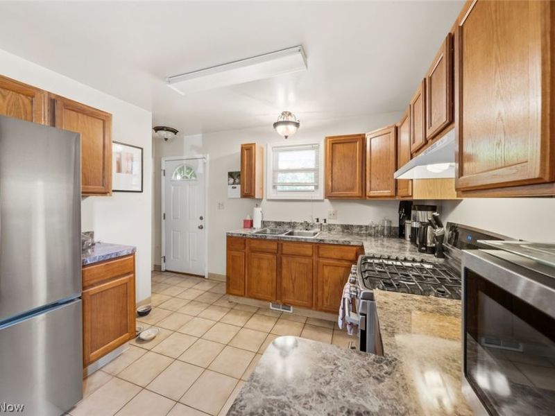 5806 Madison Avenue, Cleveland, OH 44102 Photo 11