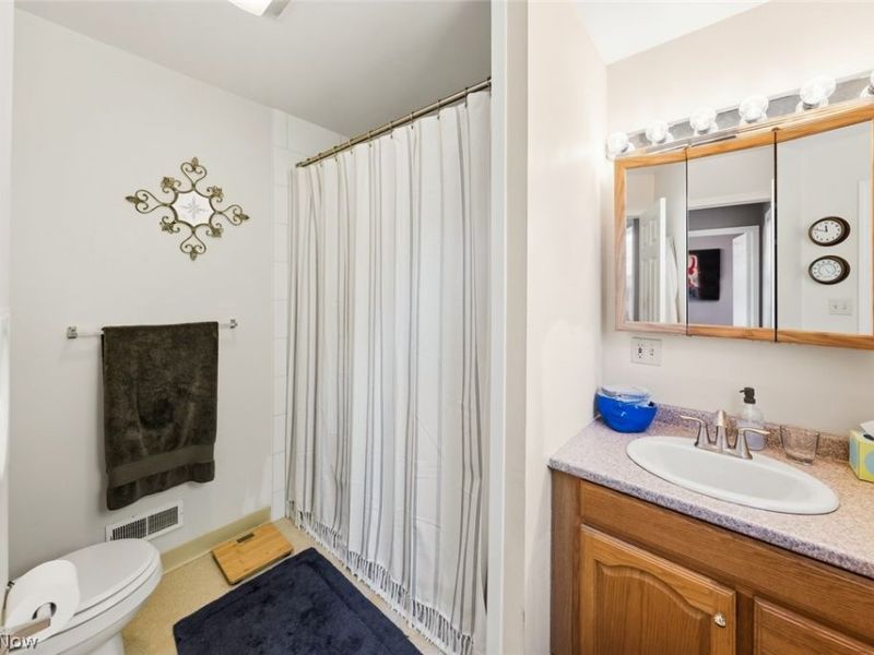 5806 Madison Avenue, Cleveland, OH 44102 Photo 23