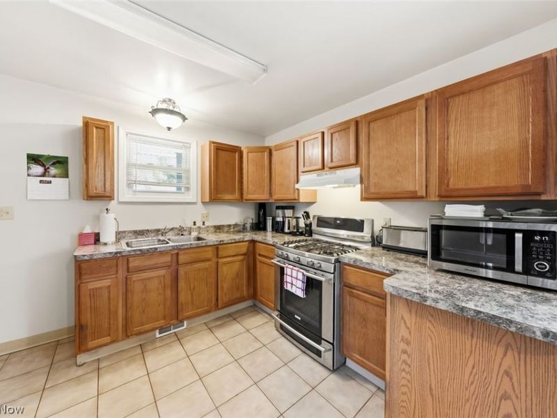 5806 Madison Avenue, Cleveland, OH 44102 Photo 9