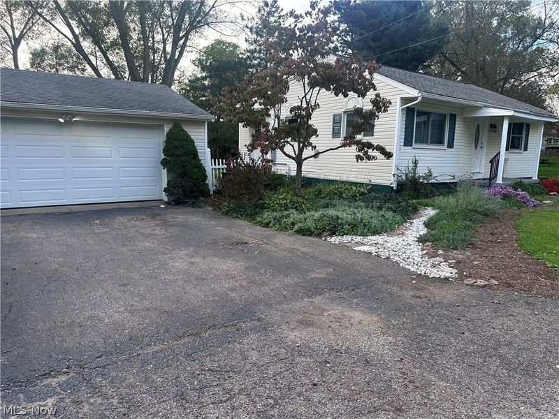 4131 Alabama Avenue NW, North Lawrence, OH 44666 Photo 2