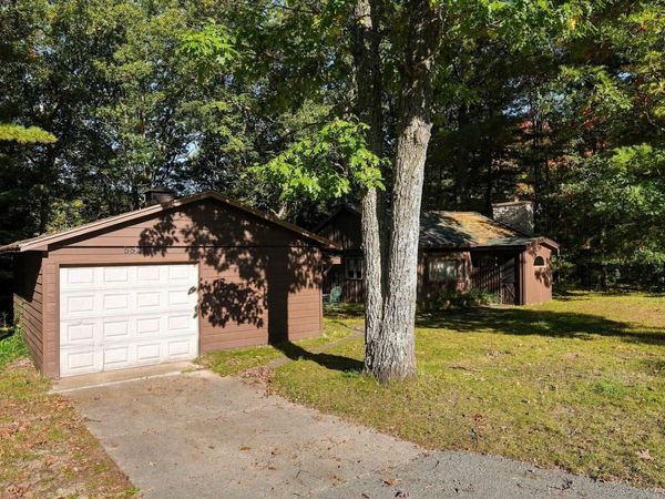 5522 Karlin Road, Interlochen, MI 49643