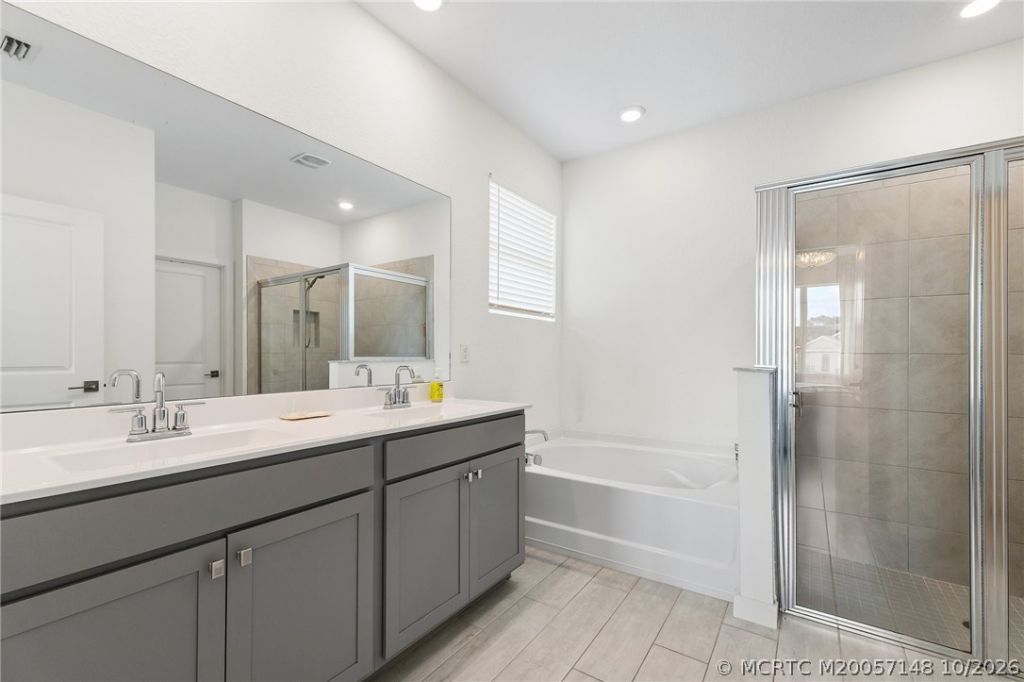 1590 NE Skyhigh Terrace , Jensen Beach, FL 34957 Photo