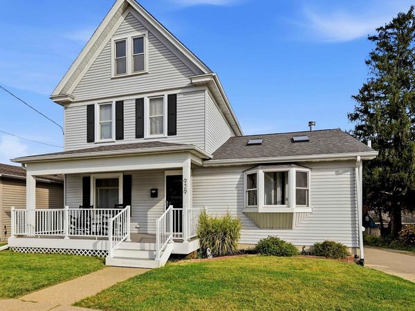 929 Mount Loretta Avenue, Dubuque, IA 52003