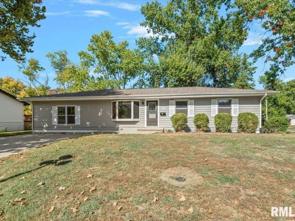 29 GLENWOOD Lane, Chatham, IL 62629