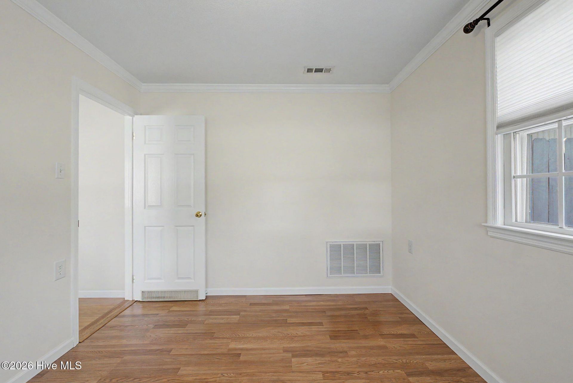 1039 Center Street Photo 13