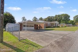 1039 Center Street photo 4