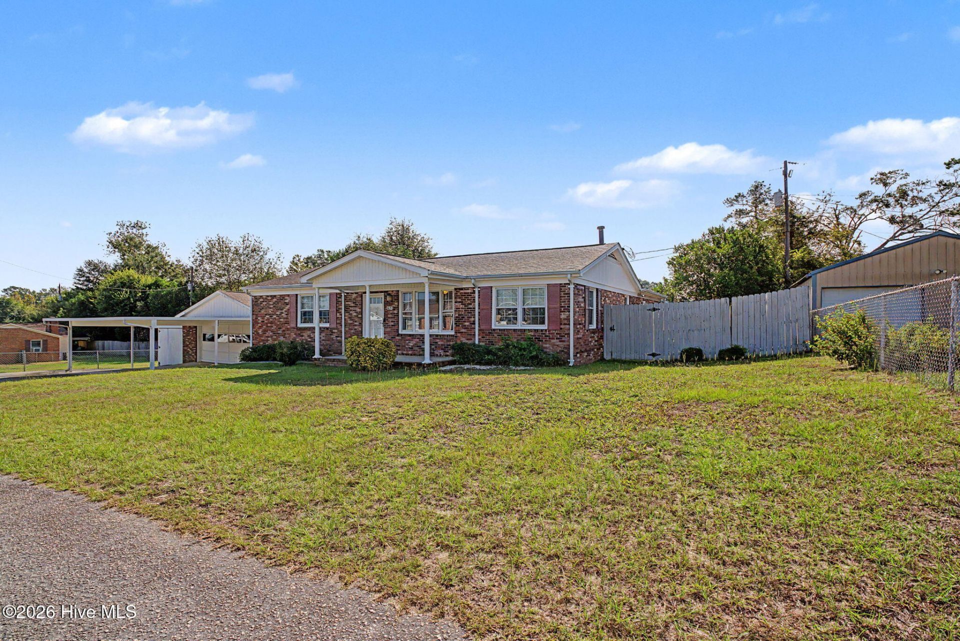 1039 Center Street Photo 3